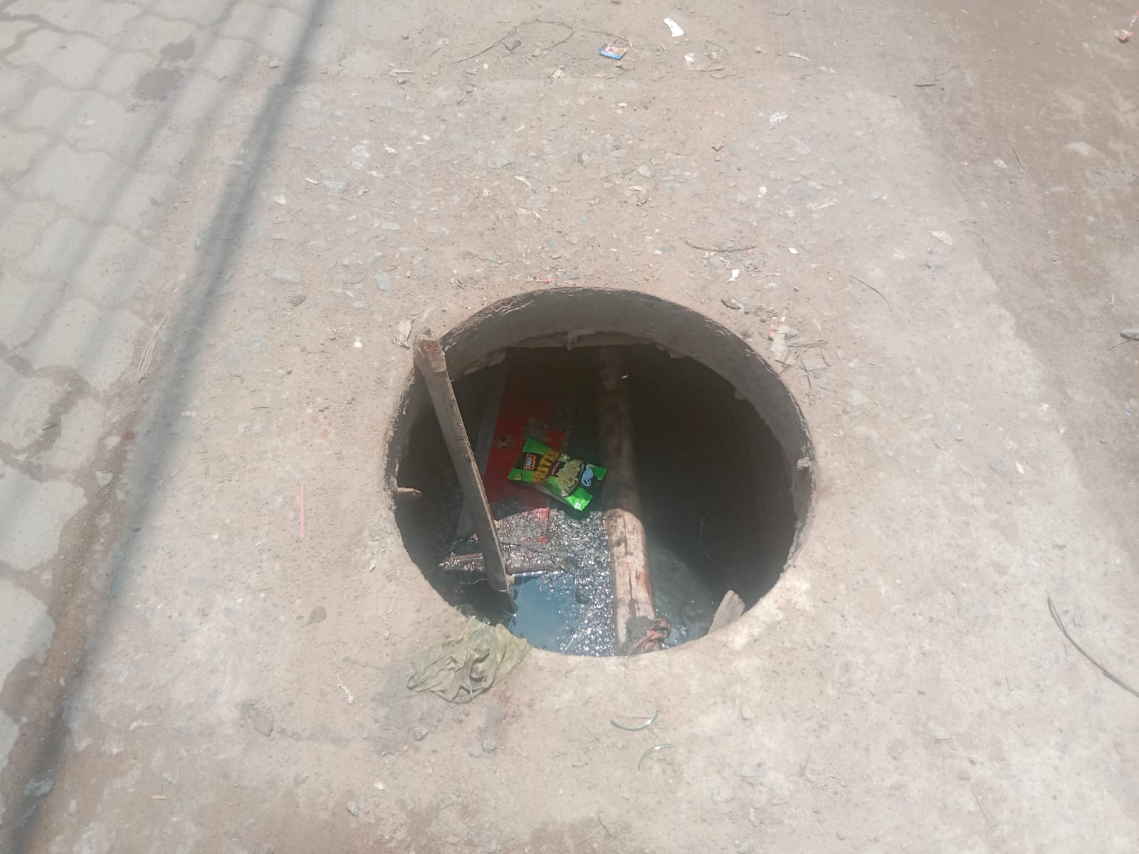 फुलवारीशरीफ के चुहरमल नगर में 15 दिनों से खुला है मेनहोल का ढक्कन, हादसे की आशंका